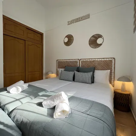 Chicflat Mediterraneo 3 Swiming Pool
